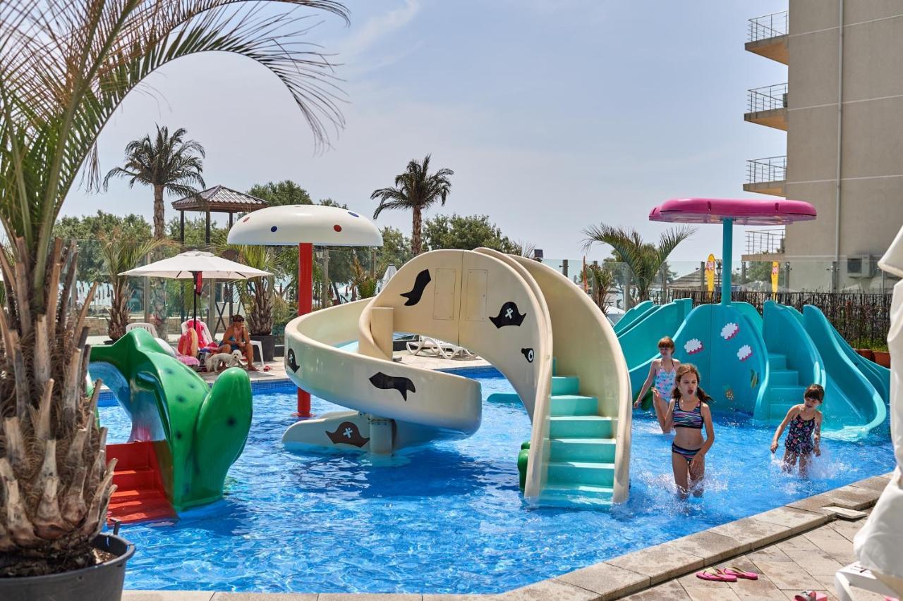 Sunfest Aparthotel Pool & Spa Mamaia Nord Năvodari Eksteriør billede